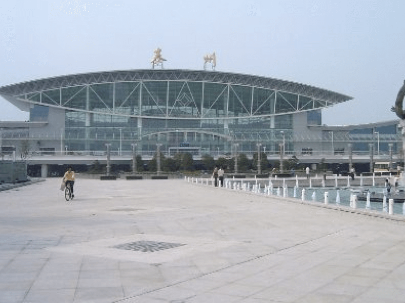 광장 및 주차장